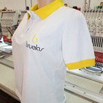 Baby look branca com gola e punho personalizados