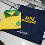 Kit com mochila saco e camisa polo